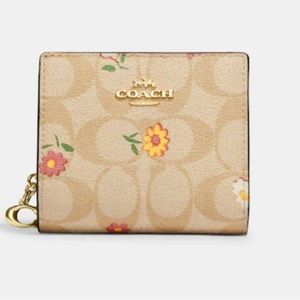 Coach Snap Wallet NWT